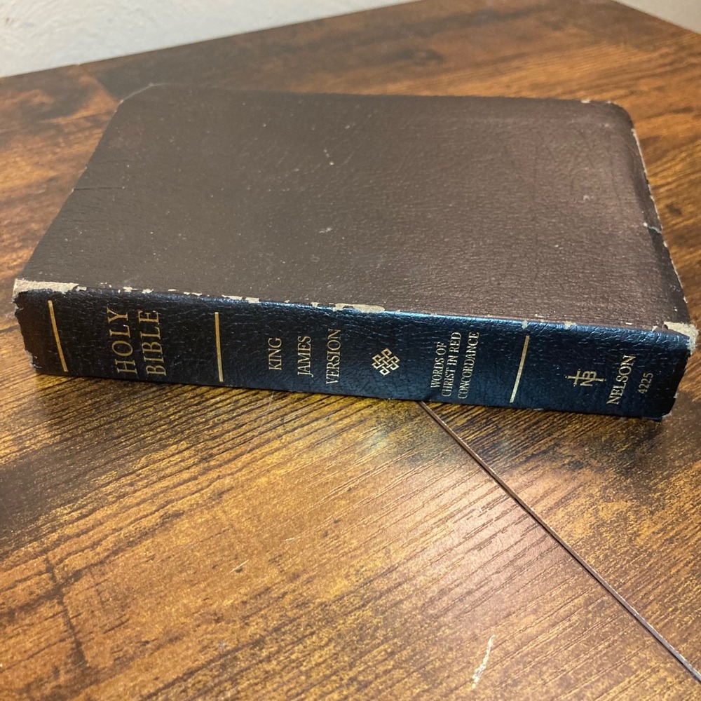 Thomas Nelson KJV Holy Bible Black Bonded Leather Red Letter Concordance 4225